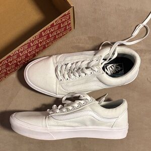 Vans Men's All-White Comfycush Old Skool Sneakers